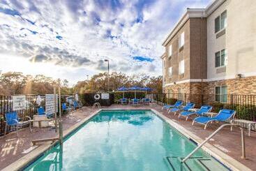 Holiday Inn Express Hotel & Suites Roseville   Galleria Area, An Ihg