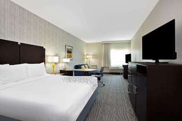 فندق La Quinta By Wyndham Palestine