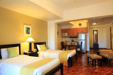 Hotel The Malayan Plaza