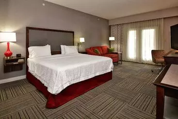בית מלון כפרי Hampton Inn & Suites Fredericksburg