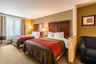 호텔 Comfort Inn & Suites
