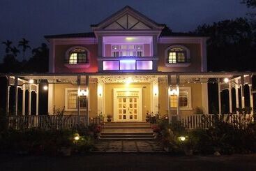 هتل Chambord Castle