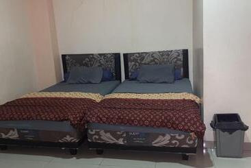 פנסיון Wisma Reza Palopo