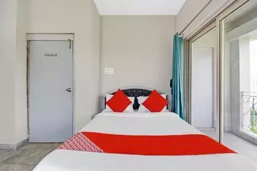 Super Hotel O J M T Upasana