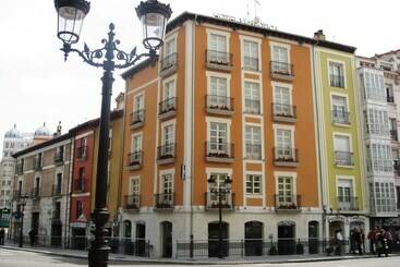 בית מלון כפרי Via Gotica