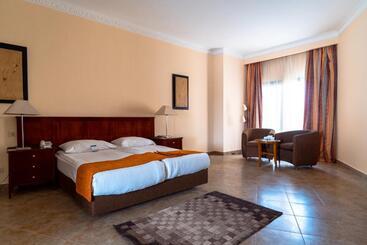 Swiss Inn Plaza Hotel