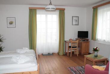 مبيت وإفطار Gäste Und Vitalhaus Sauer