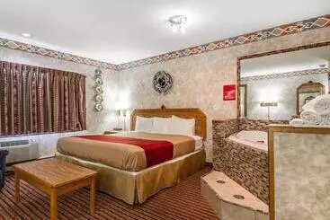 Hotelli Rodeway Inn & Suites Madison East