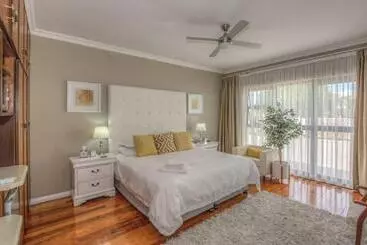 هتل Cashmere Suites