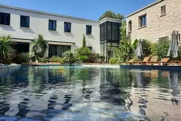 Hotelli Hpc Suites   Parking Gratuit & Piscine Chauffée