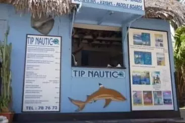 هتل Les Tipaniers