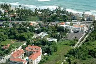 ホテル Paradise Condos