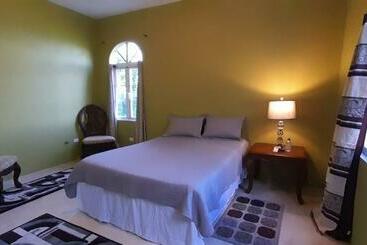 פנסיון Abigail S 2 Bedroom Apartment  Free Wifi  Full Kitchen