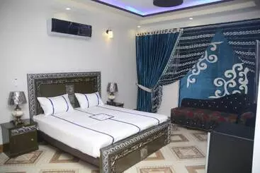 هتل Titanic Resort Faisalabad