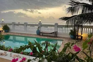 هتل Mambo Paradise