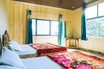 Отель Midway Restaurants & Guest House