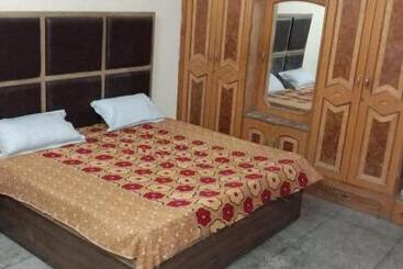 فندق Spot On 83131 Saini Property