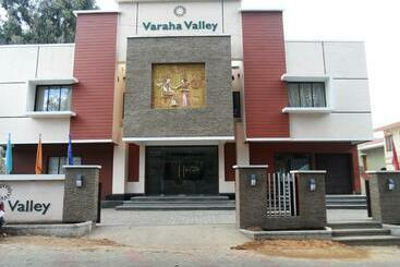 בית מלון כפרי Varaha Valley