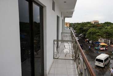 בית מלון כפרי Hostal Tokio   Hostel