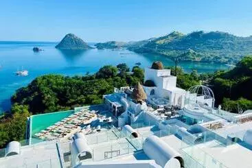Loccal Collection Hotel Komodo