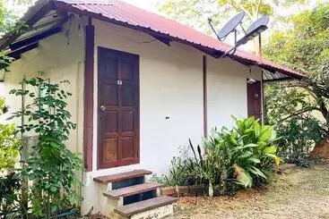 リゾートホテル Banpak Suankaew Talaynoi