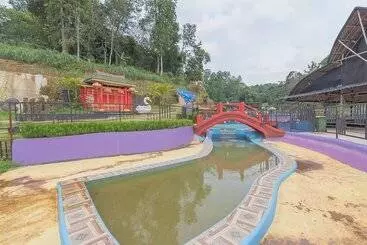 Hotel Reddoorz Resort Syariah @ Batu Apung Purwakarta