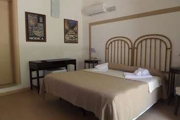 Neeton Noto Bed & Breakfast