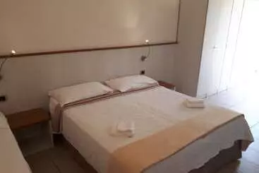 Seven Hostel & Rooms