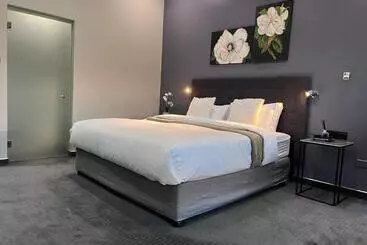 ベッドアンドブレックファースト The Raz