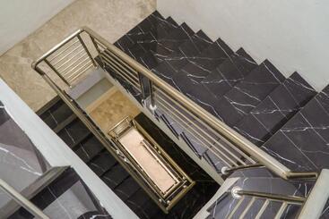 فندق Reddoorz @ Jalan Wahidin Medan