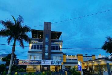 Waigo Splash Hotel By Meliala