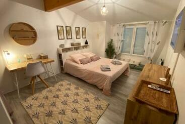 Bed and Breakfast L Auberge Médocaine