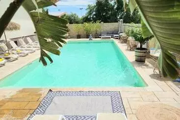Bed & Breakfast Modern Room #2 In House /w Pool & Poolbar