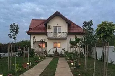 Majatalo Blue Sky House