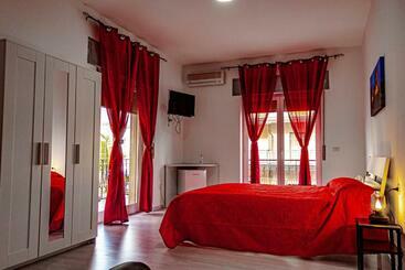 مبيت وإفطار Bed End Breakfast Mediterraneo