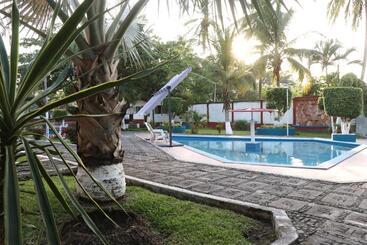 Отель Hf Hacienda San Francisco