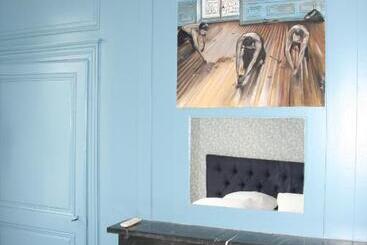 פנסיון Aux Marquises