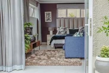 Majatalo Kingsbeach Cottages