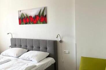 Ubytování Hanka V Hotelovém Pokoji C408 Top View