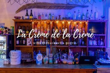 La Créme De La Créme Hostel