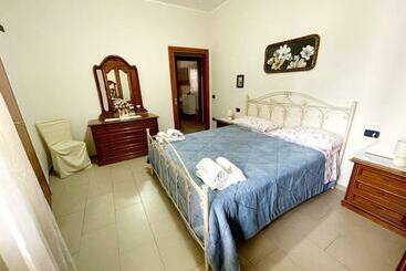 بنسيون Caruso Apartment