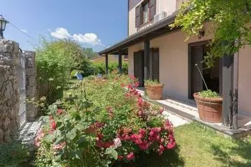 Aamiaismajoitus (B&B) La Quercia Di Massena