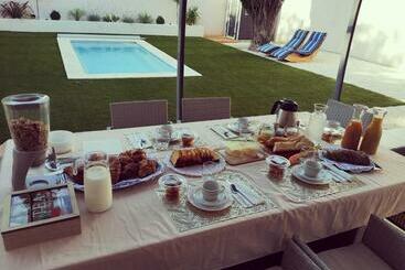 ベッドアンドブレックファースト Jas Dou Felibrige