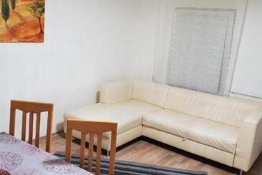 Pensionat Apartmenthaus Beim Lkh Graz