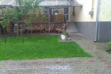 פנסיון Muskatliapartman.cs2