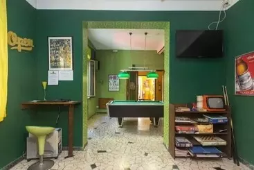 Sunflower City Student Hostel & Bar