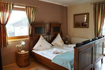 Pensão The Steakhouse Guest Rooms