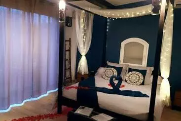 Bed and Breakfast A L Orée Des Pins   Gite Et Spa De 30 M2  Home Cinéma Et Massage En Sup