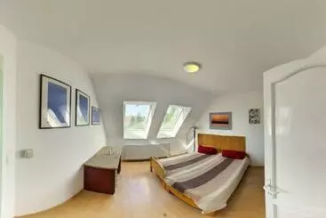 Pensione Highway House