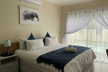 Pension Impongo Royal Lodge